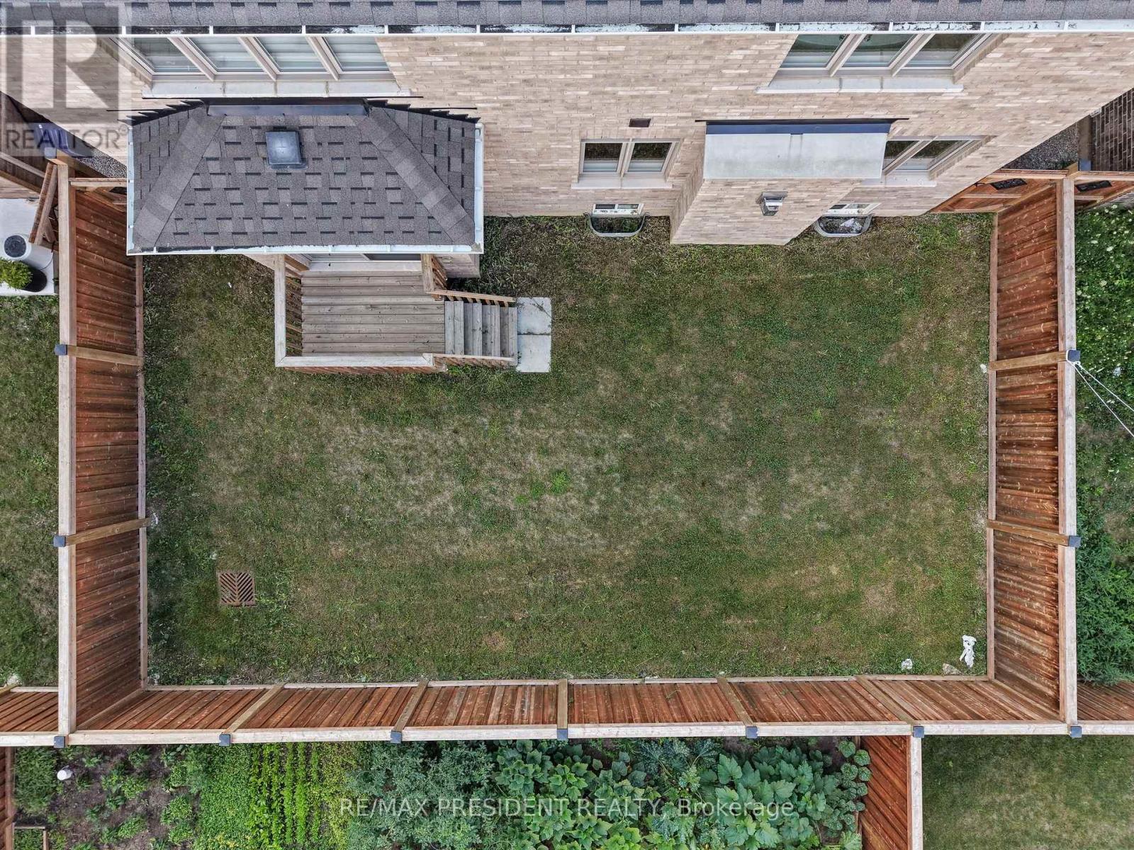 6 JENWOOD CRESCENT - 48