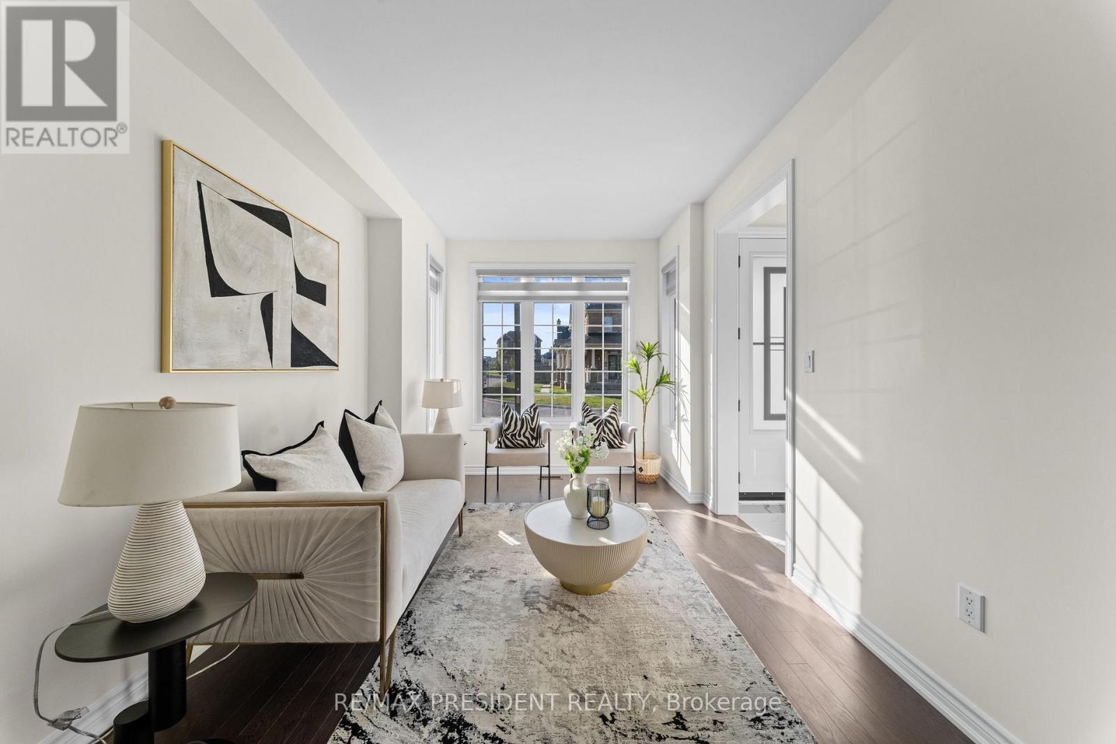6 JENWOOD CRESCENT - 5