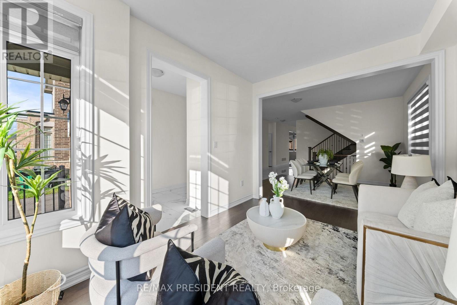 6 JENWOOD CRESCENT - 6