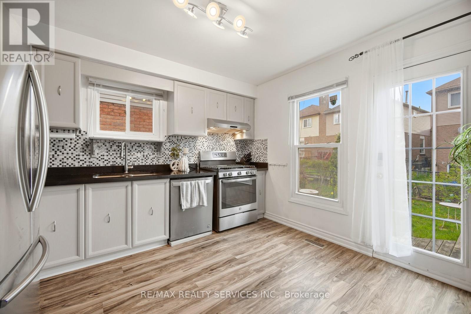 37 SOLWAY AVENUE - 12