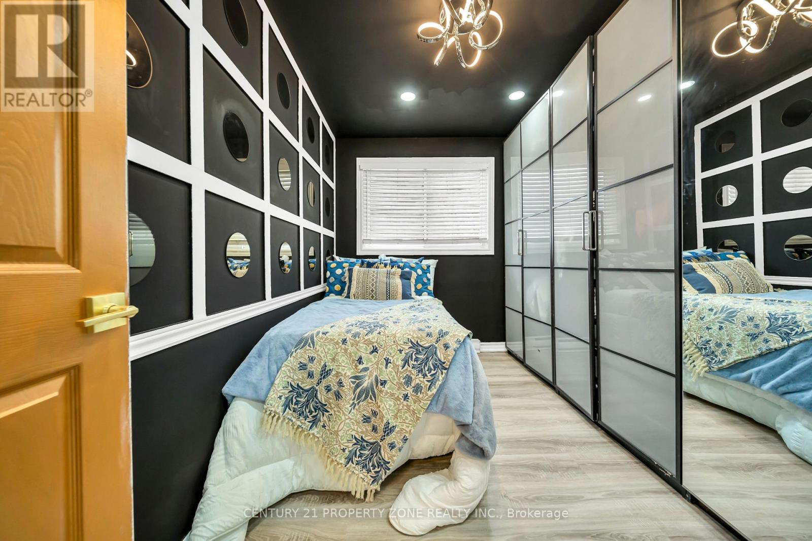 5172 TRAFALGAR ROAD - 38