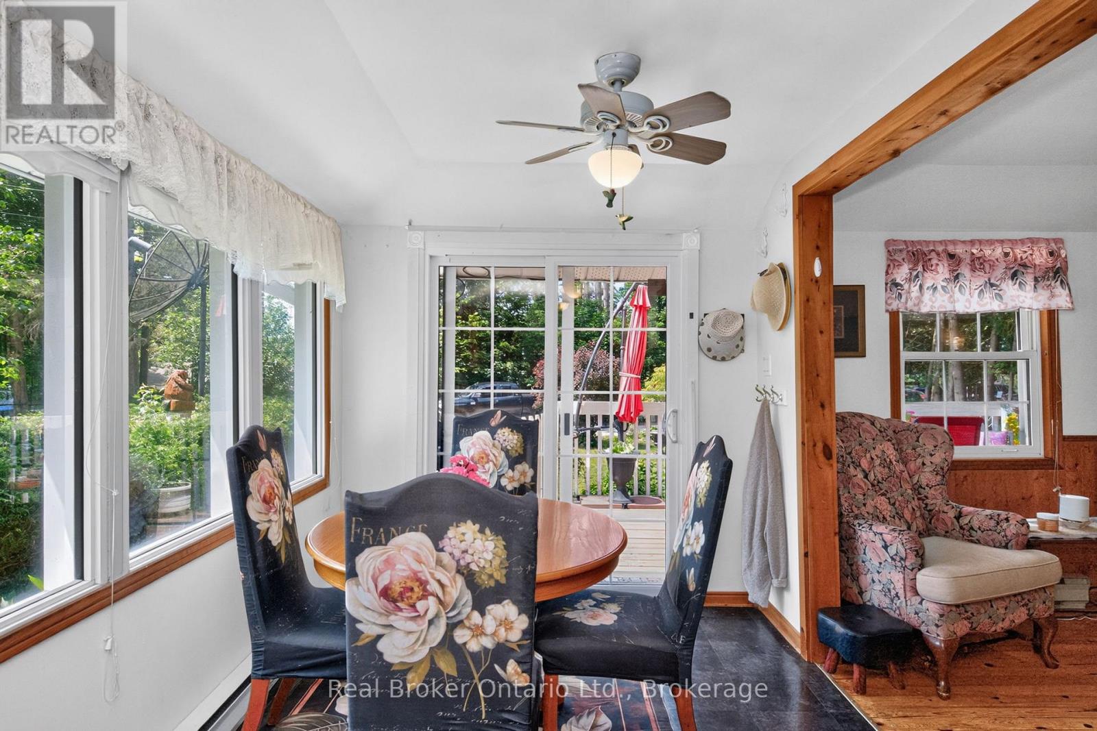 81 ANDREW DRIVE - 8