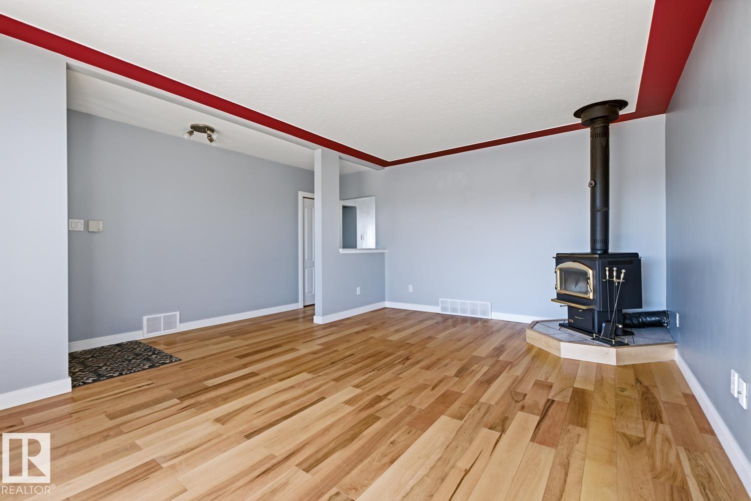 10612 79 ST NW - 4