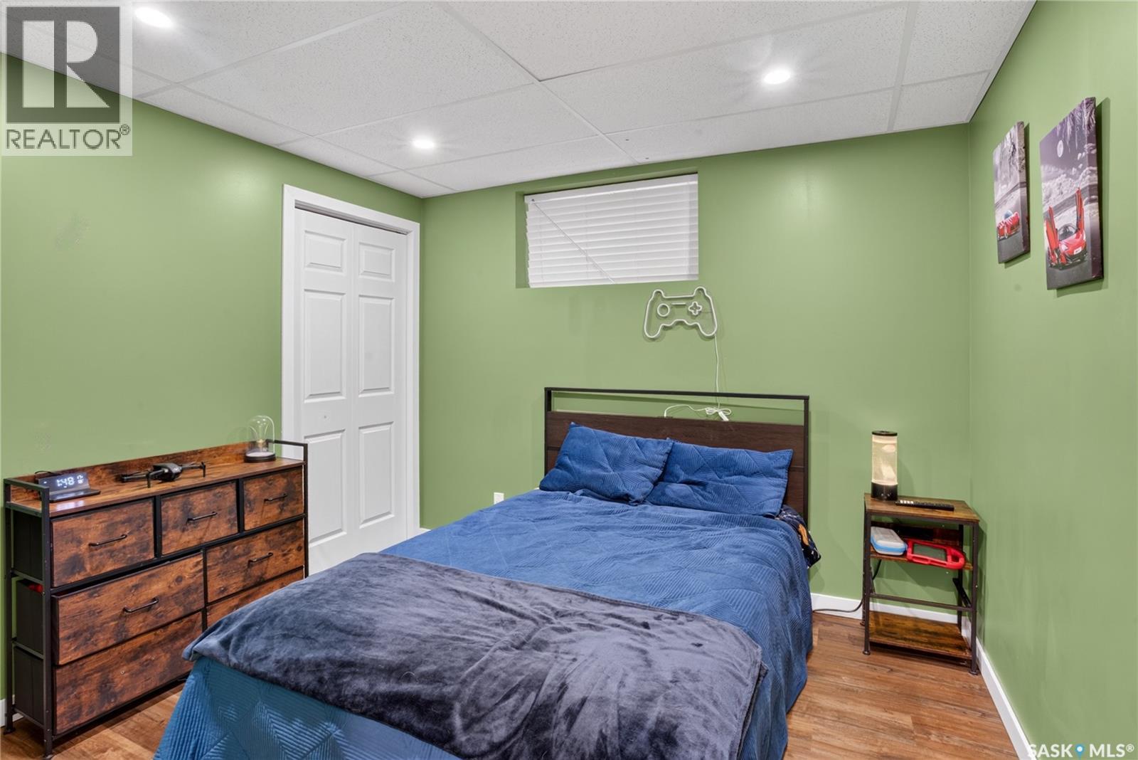 418 Fehr CRESCENT - 32