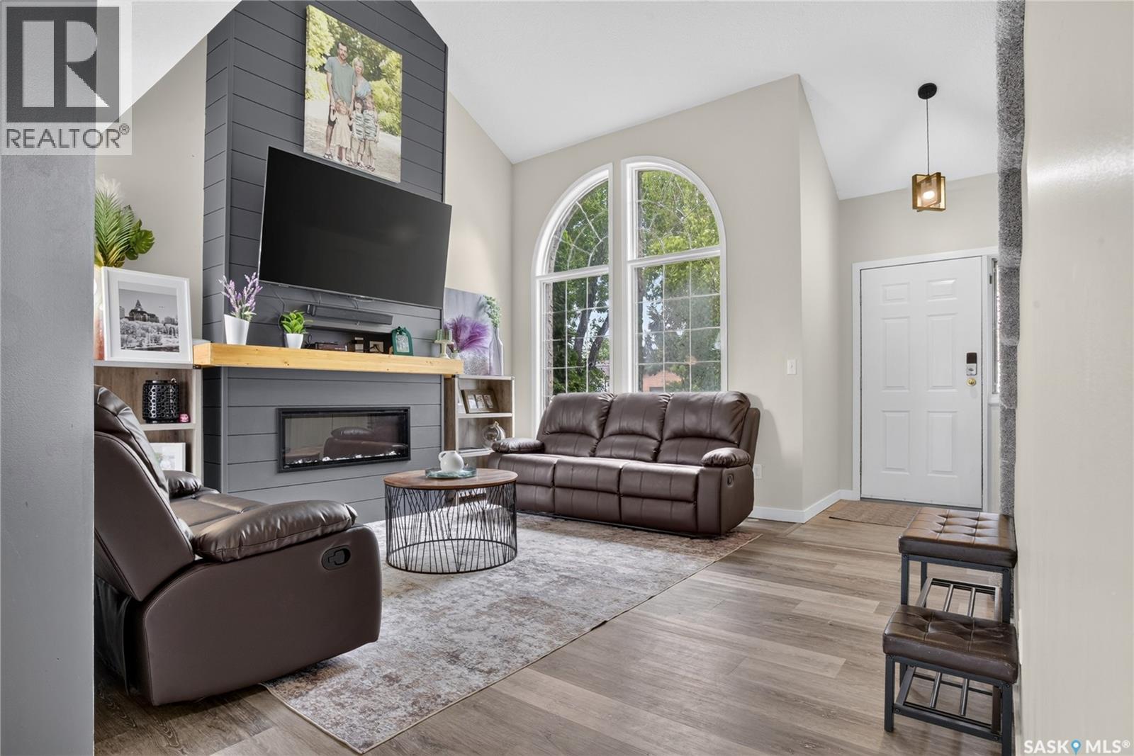 418 Fehr CRESCENT - 5