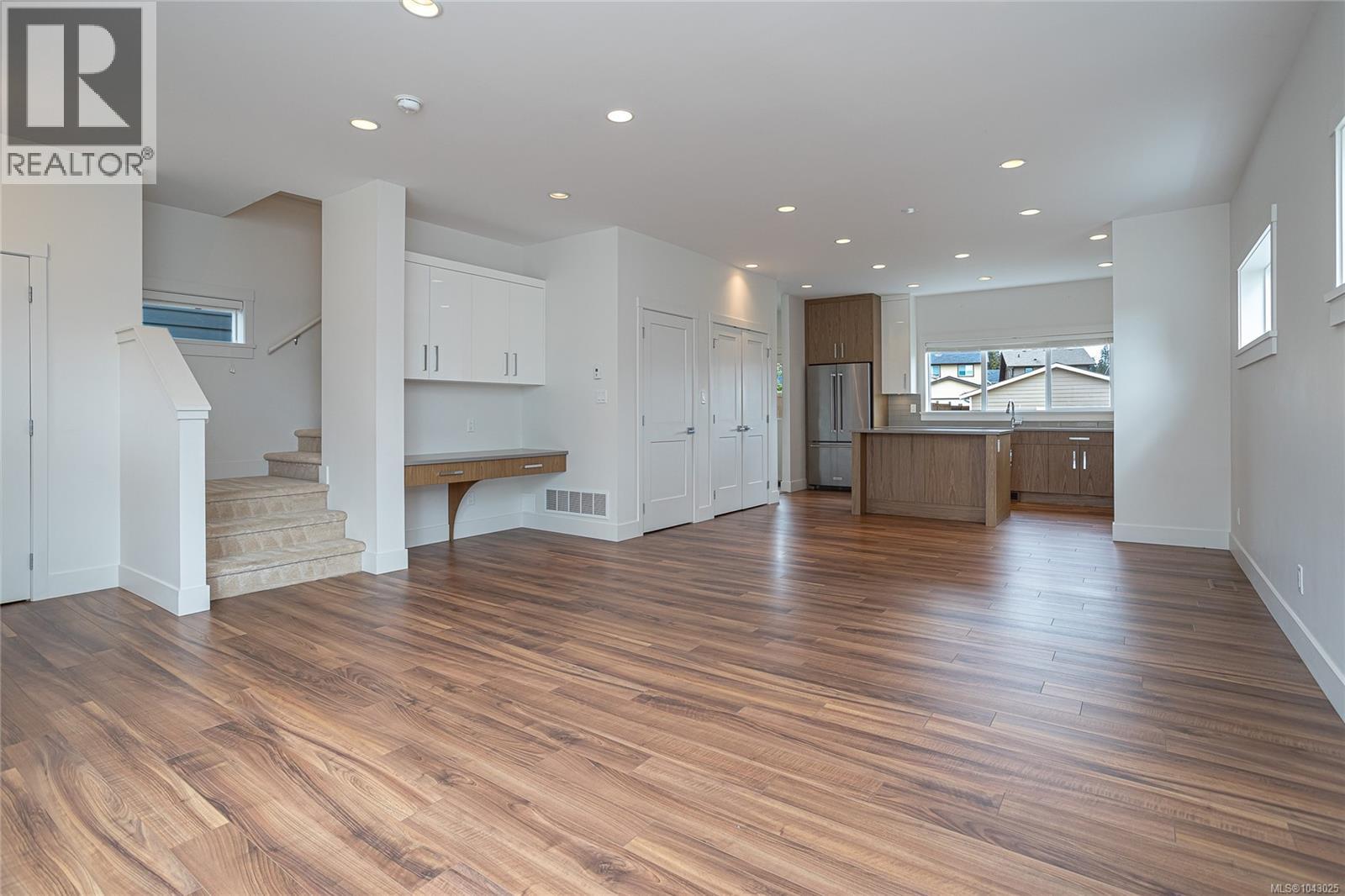 366 Caspian Dr - 9