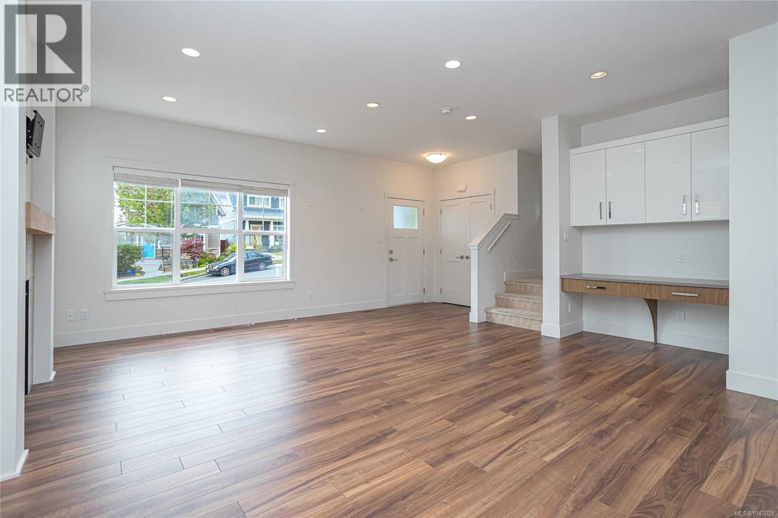 366 Caspian Dr - 8