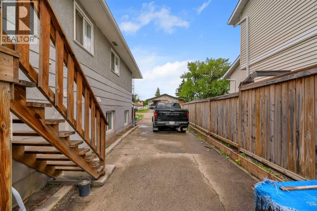 7621 23 Street SE - 26
