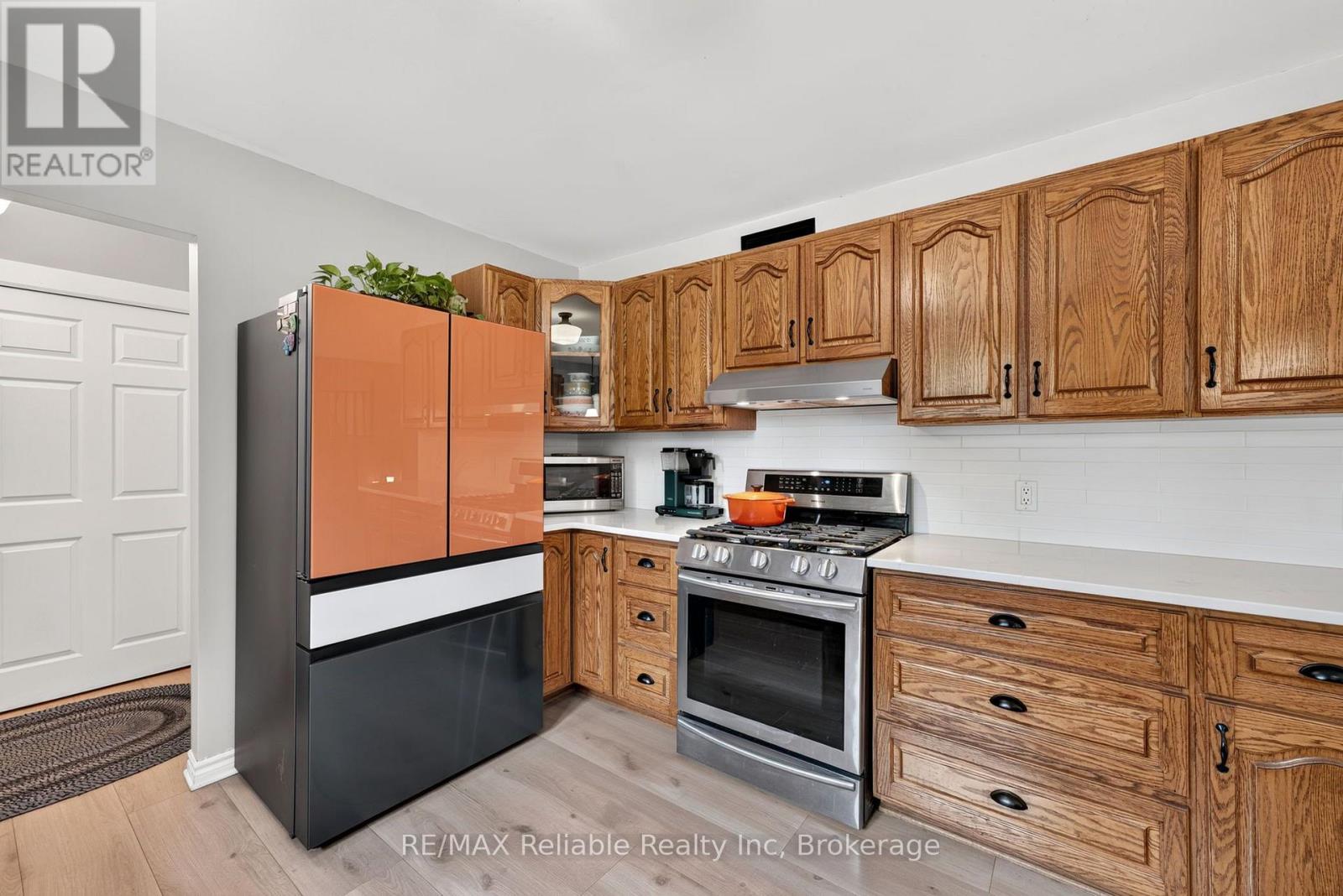 33768 MAPLE COURT - 16