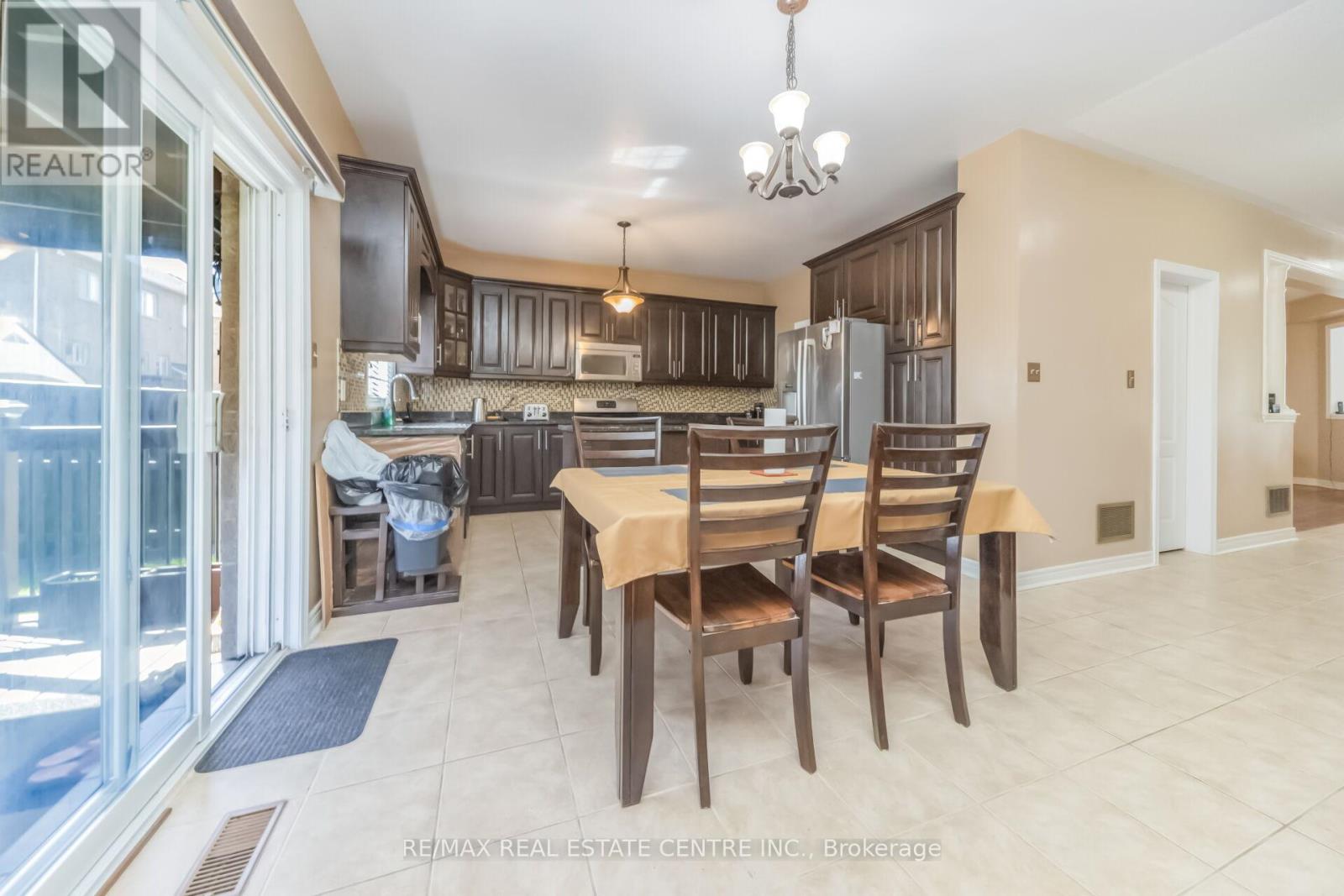70 CARMEL CRESCENT - 17