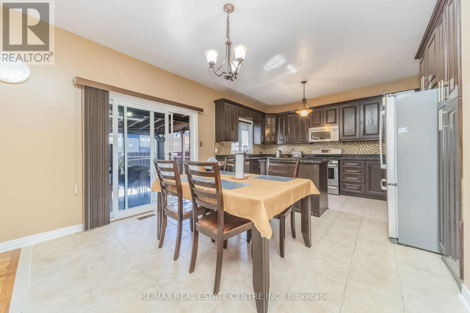 70 CARMEL CRESCENT - 18