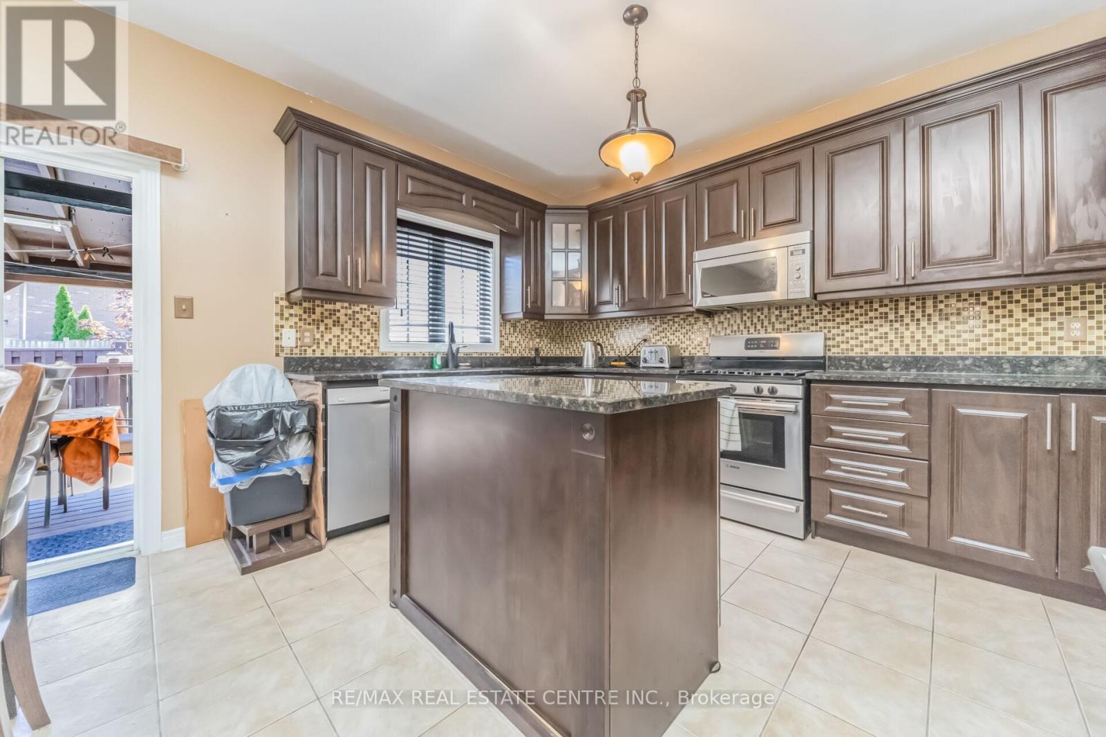 70 CARMEL CRESCENT - 19