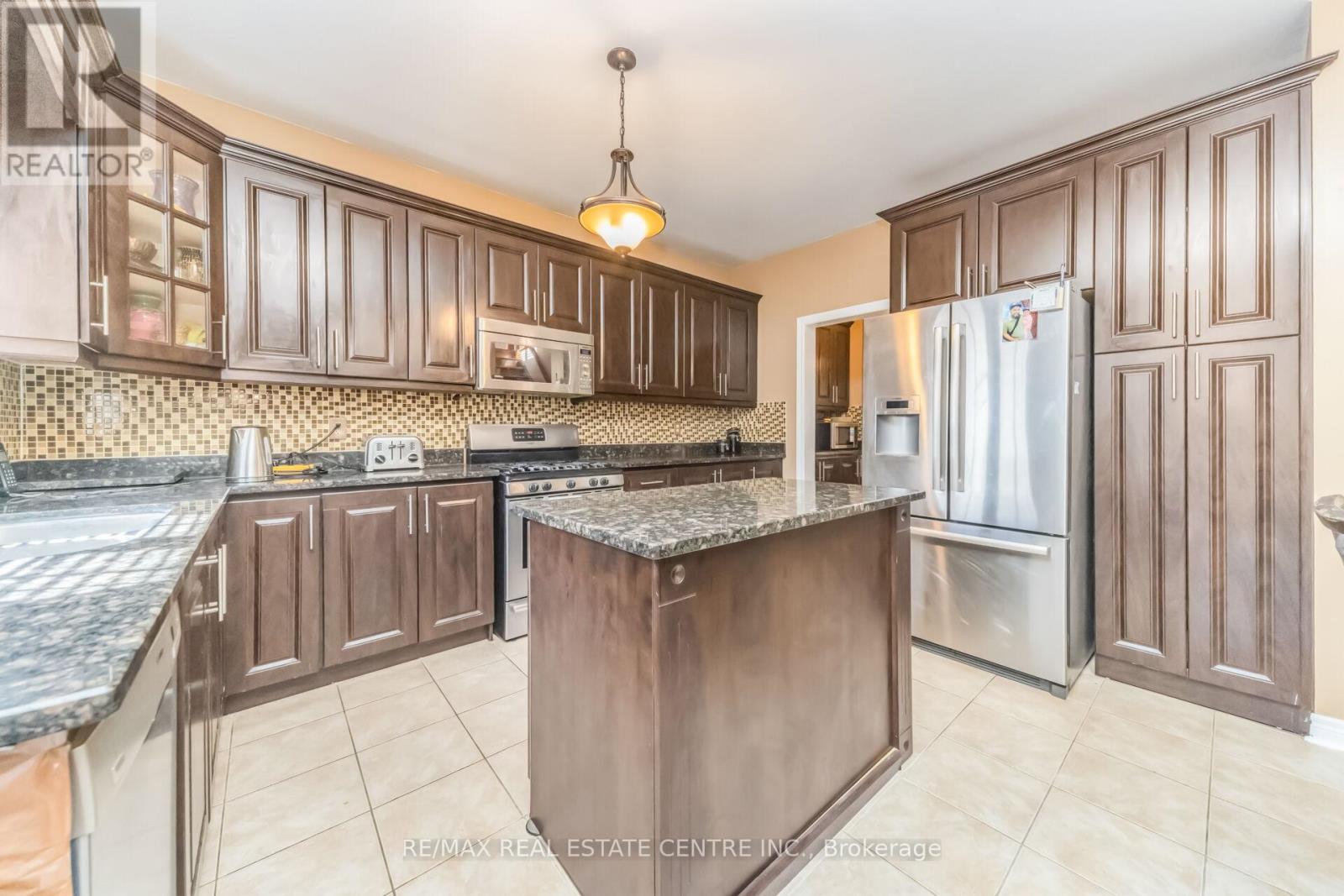 70 CARMEL CRESCENT - 23