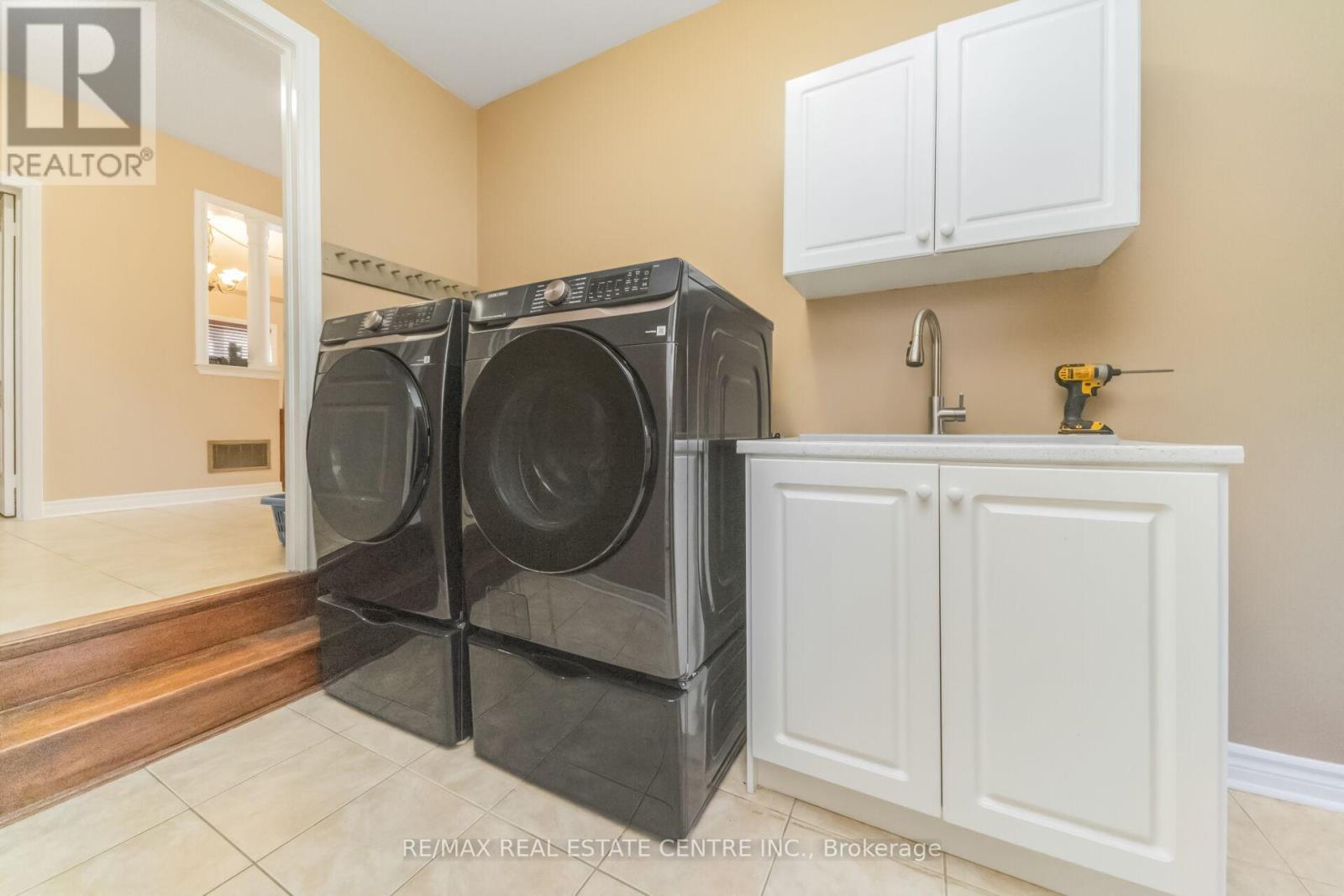 70 CARMEL CRESCENT - 25