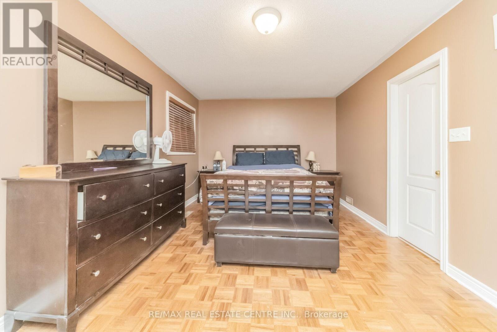 70 CARMEL CRESCENT - 28