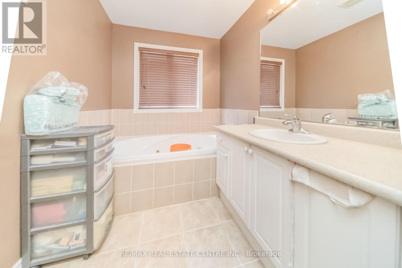 70 CARMEL CRESCENT - 30