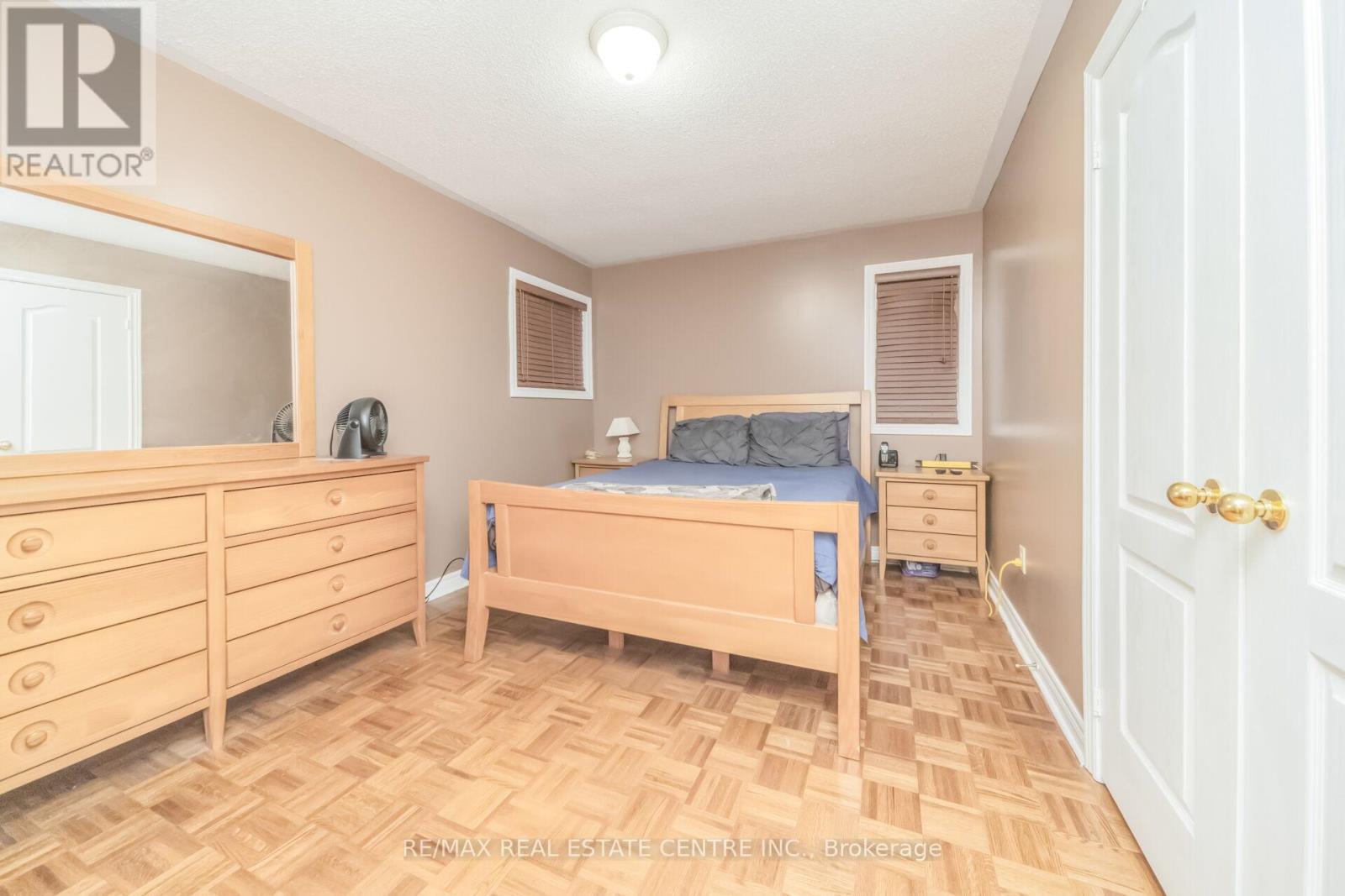 70 CARMEL CRESCENT - 32