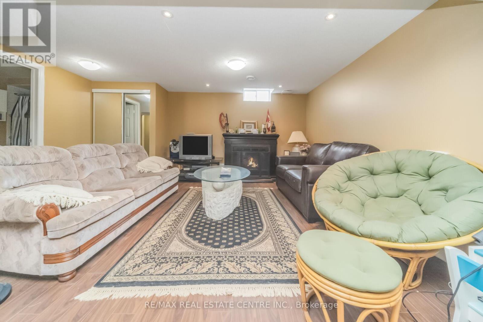 70 CARMEL CRESCENT - 37