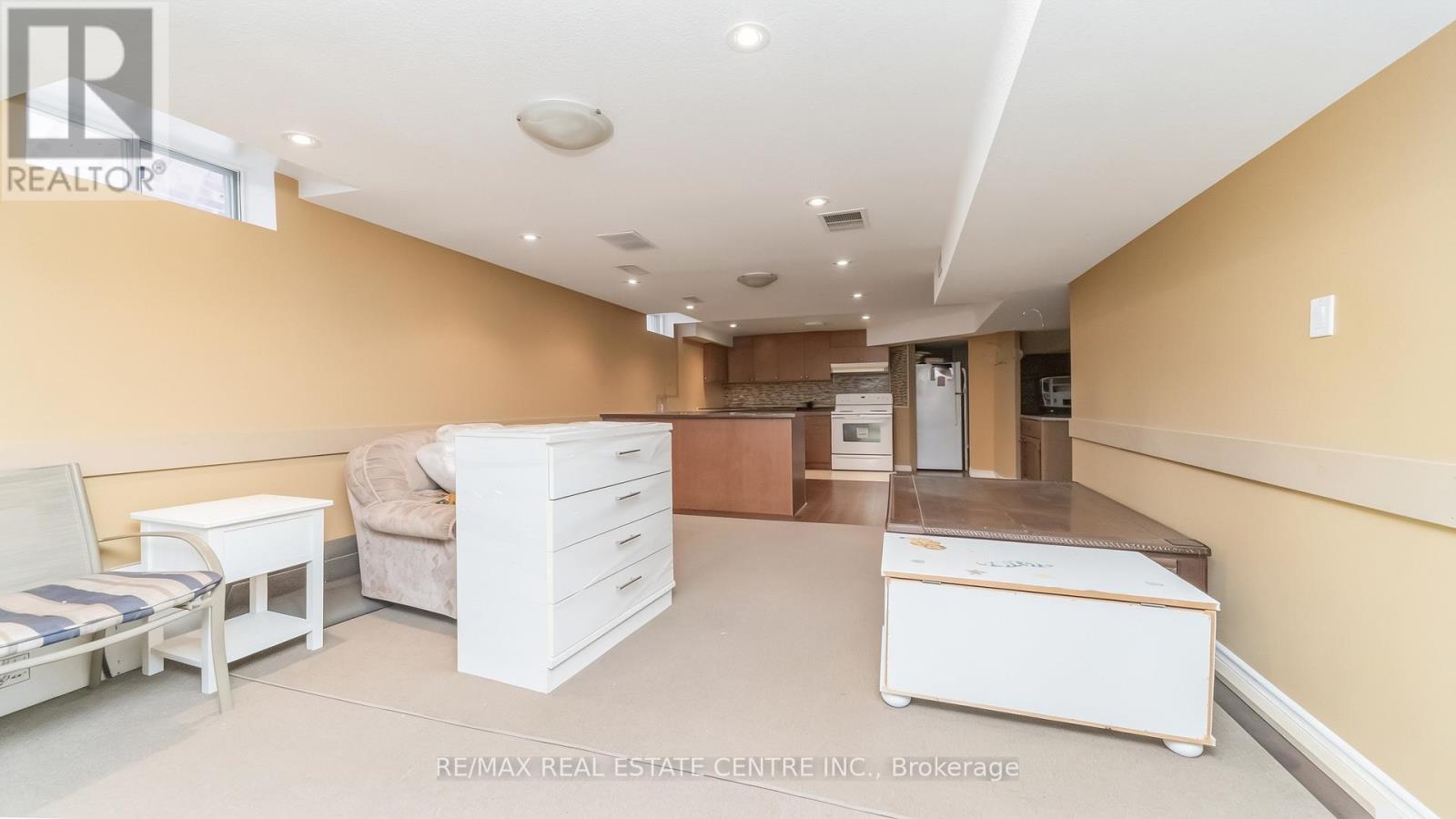70 CARMEL CRESCENT - 39