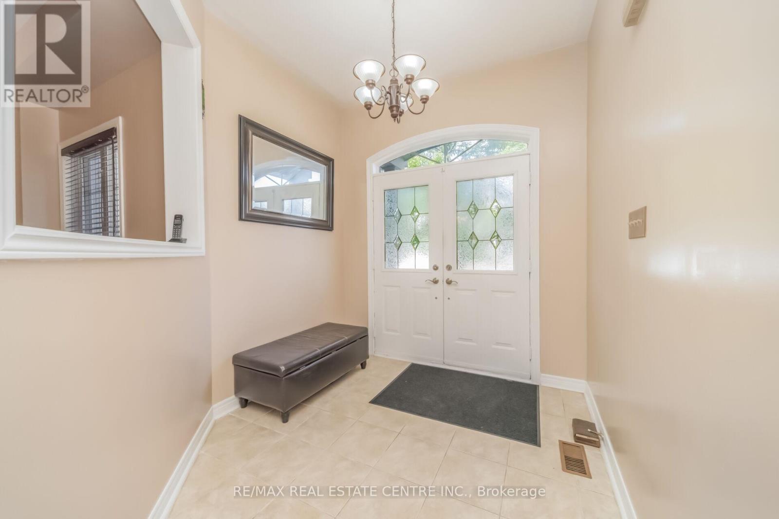 70 CARMEL CRESCENT - 7