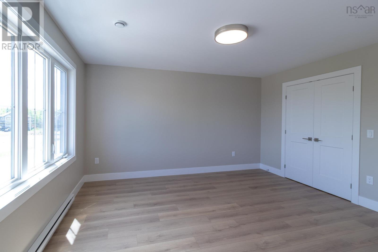 L043B 67 Lew Crescent - 13