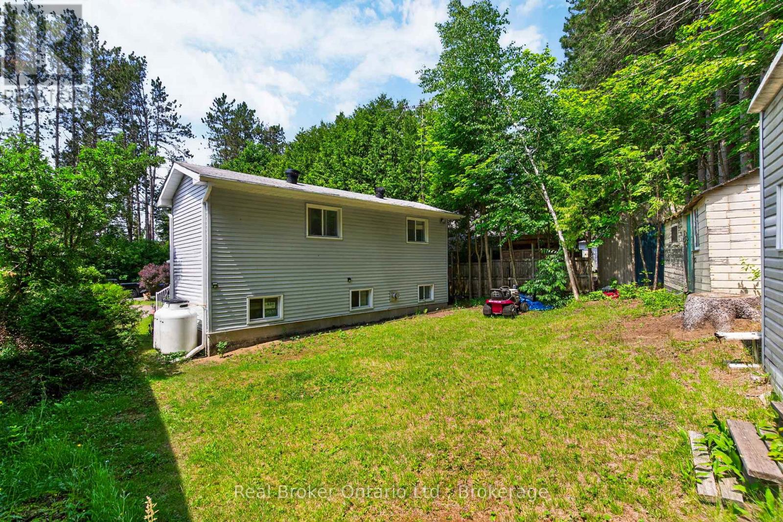81 ANDREW DRIVE - 24