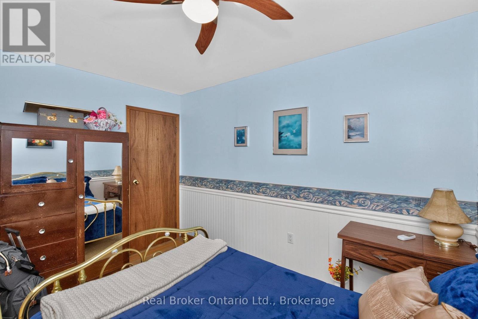 81 ANDREW DRIVE - 20