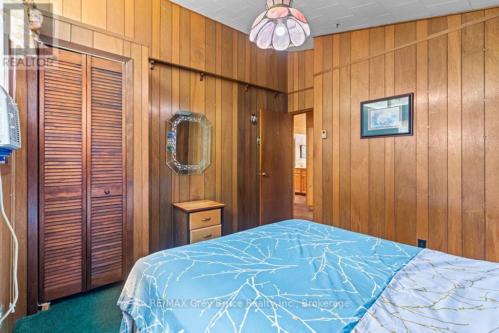 28 STEWARTS POINT - 32
