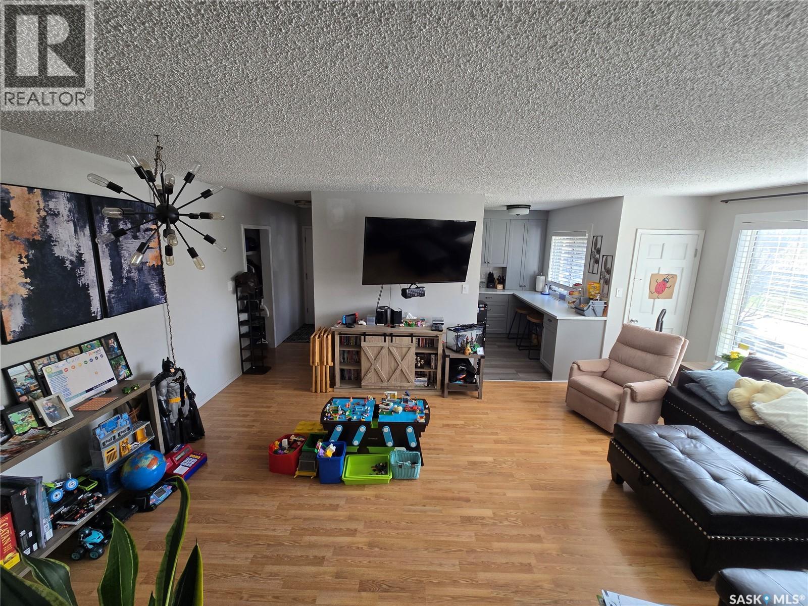 #9 605 Wilson CRESCENT - 10