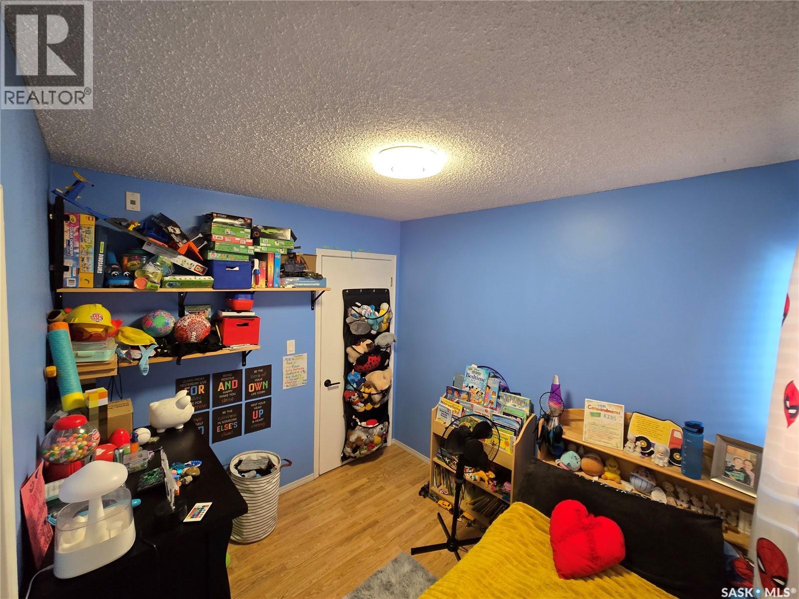 #9 605 Wilson CRESCENT - 16