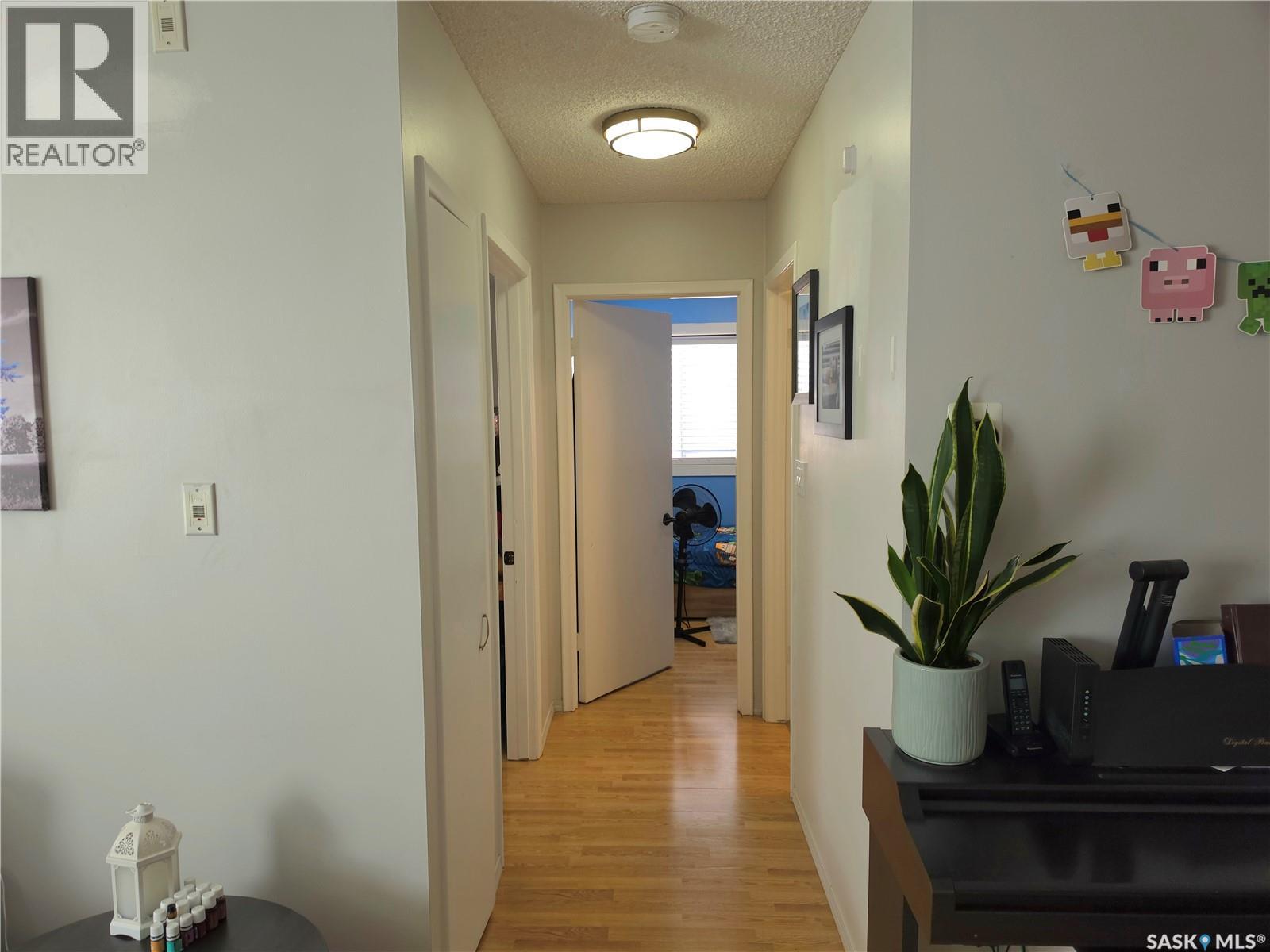 #9 605 Wilson CRESCENT - 3