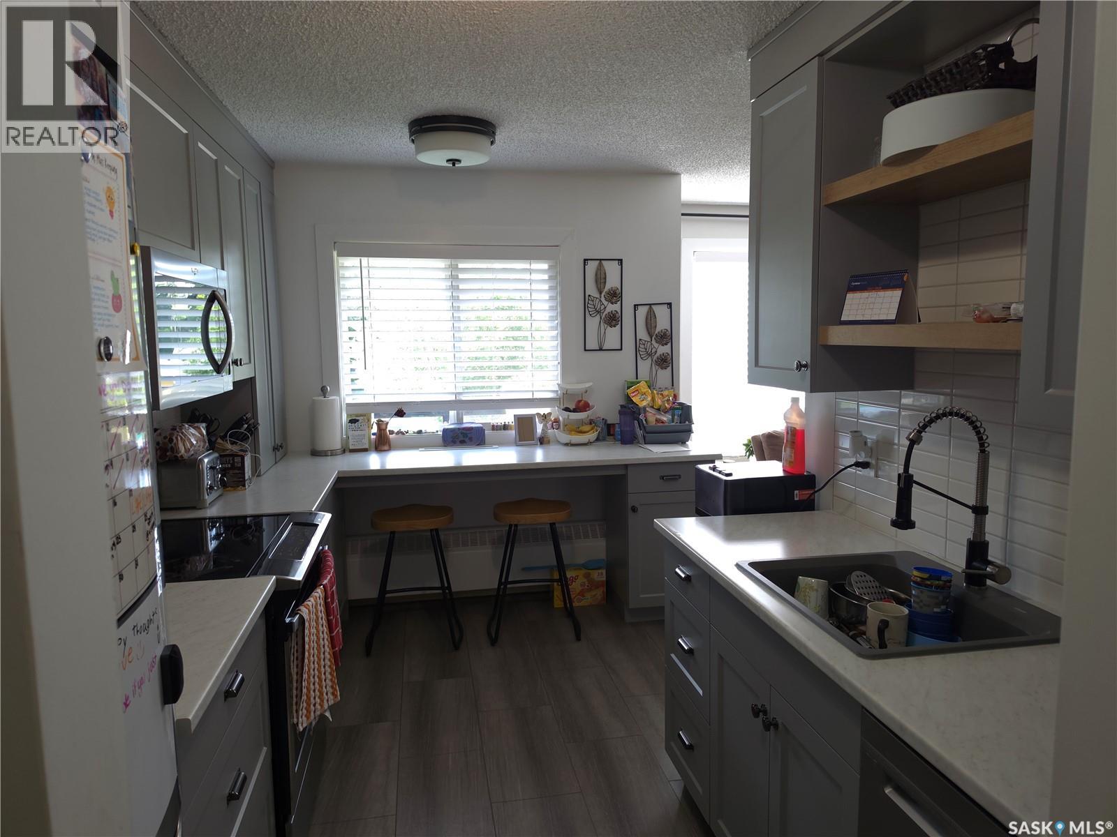 #9 605 Wilson CRESCENT - 4