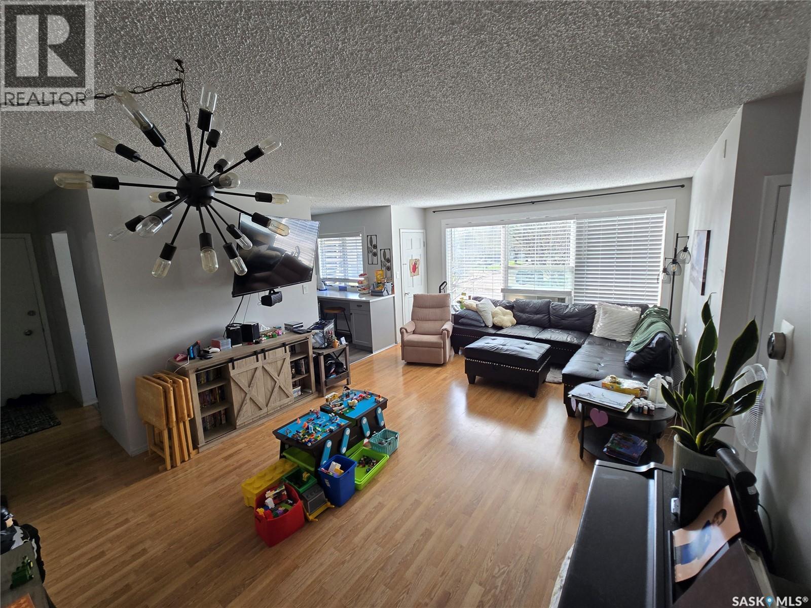 #9 605 Wilson CRESCENT - 6
