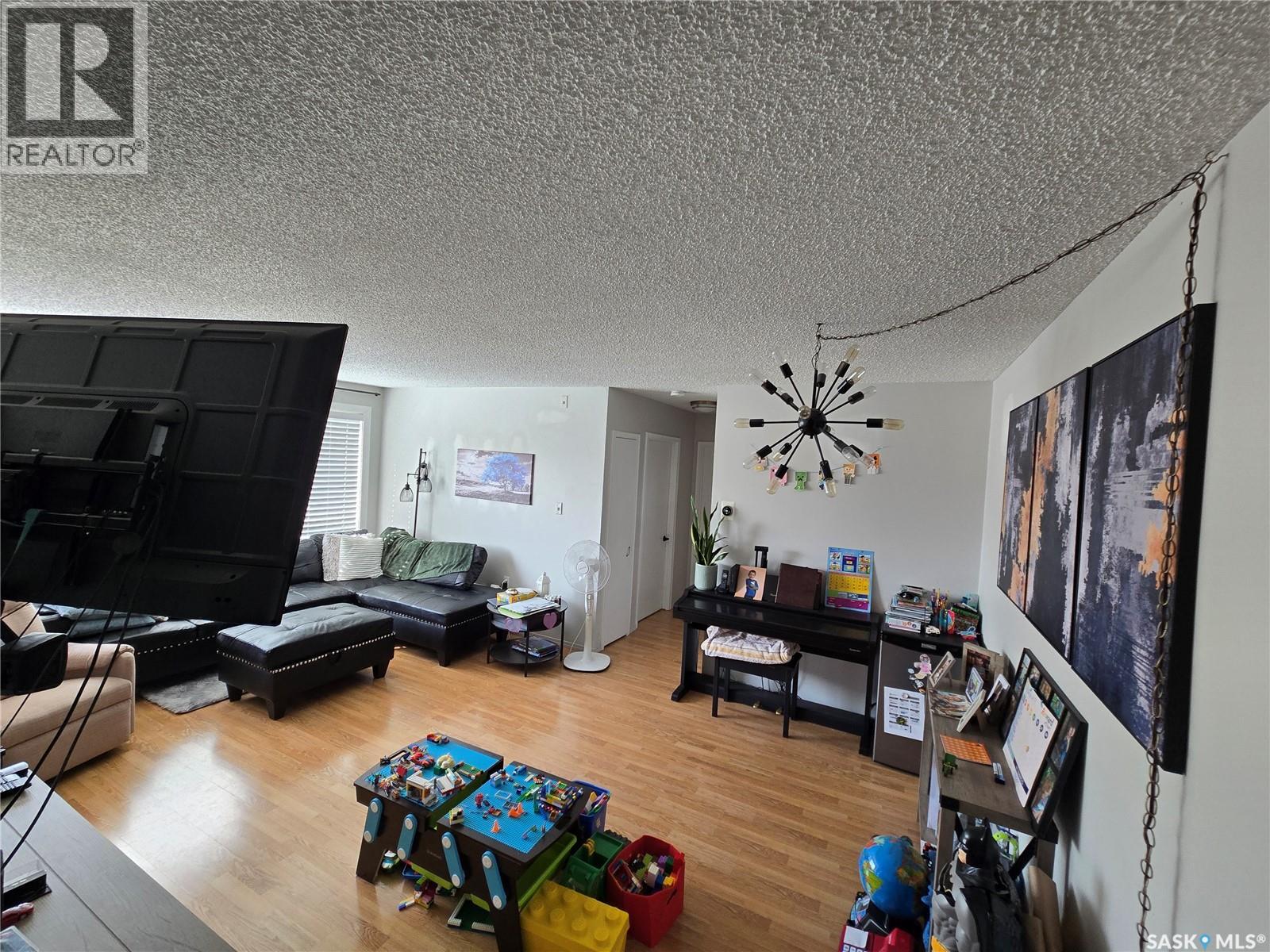 #9 605 Wilson CRESCENT - 7