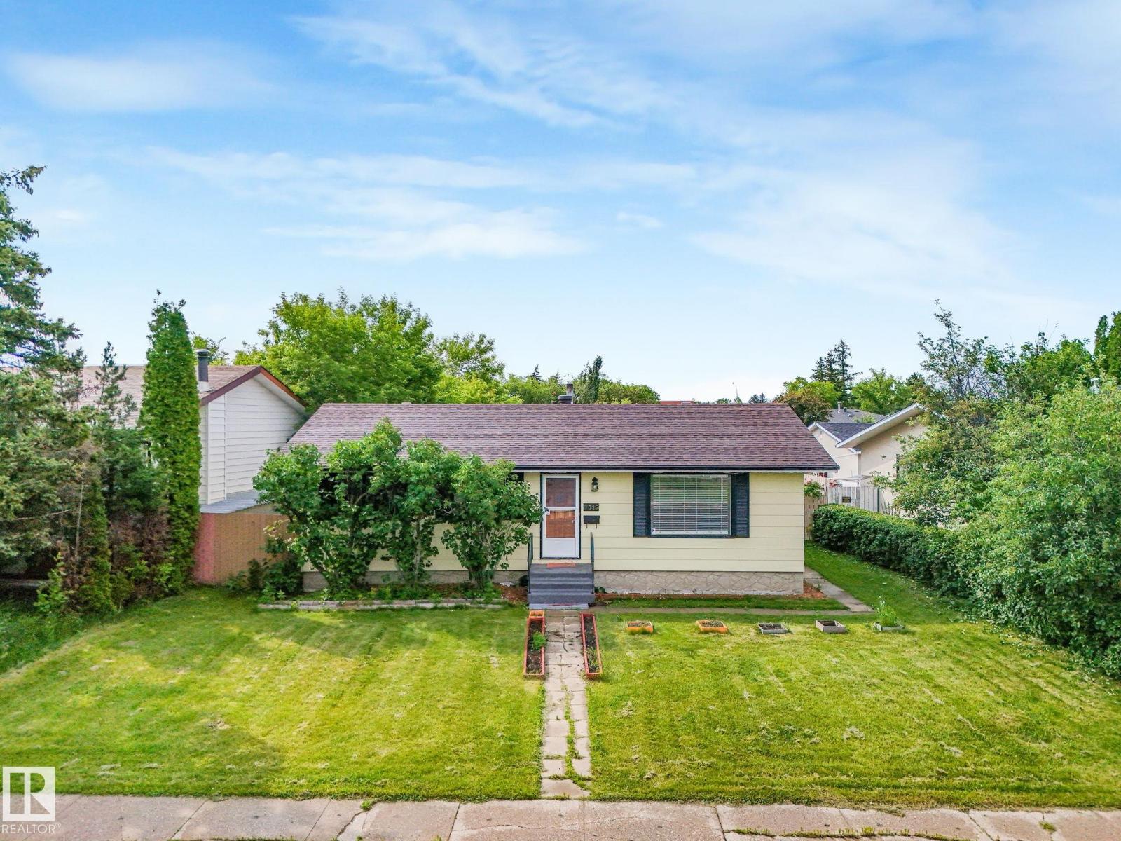 9315 151 AV NW - 12