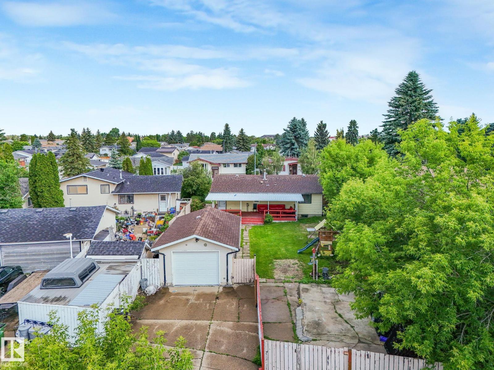 9315 151 AV NW - 14