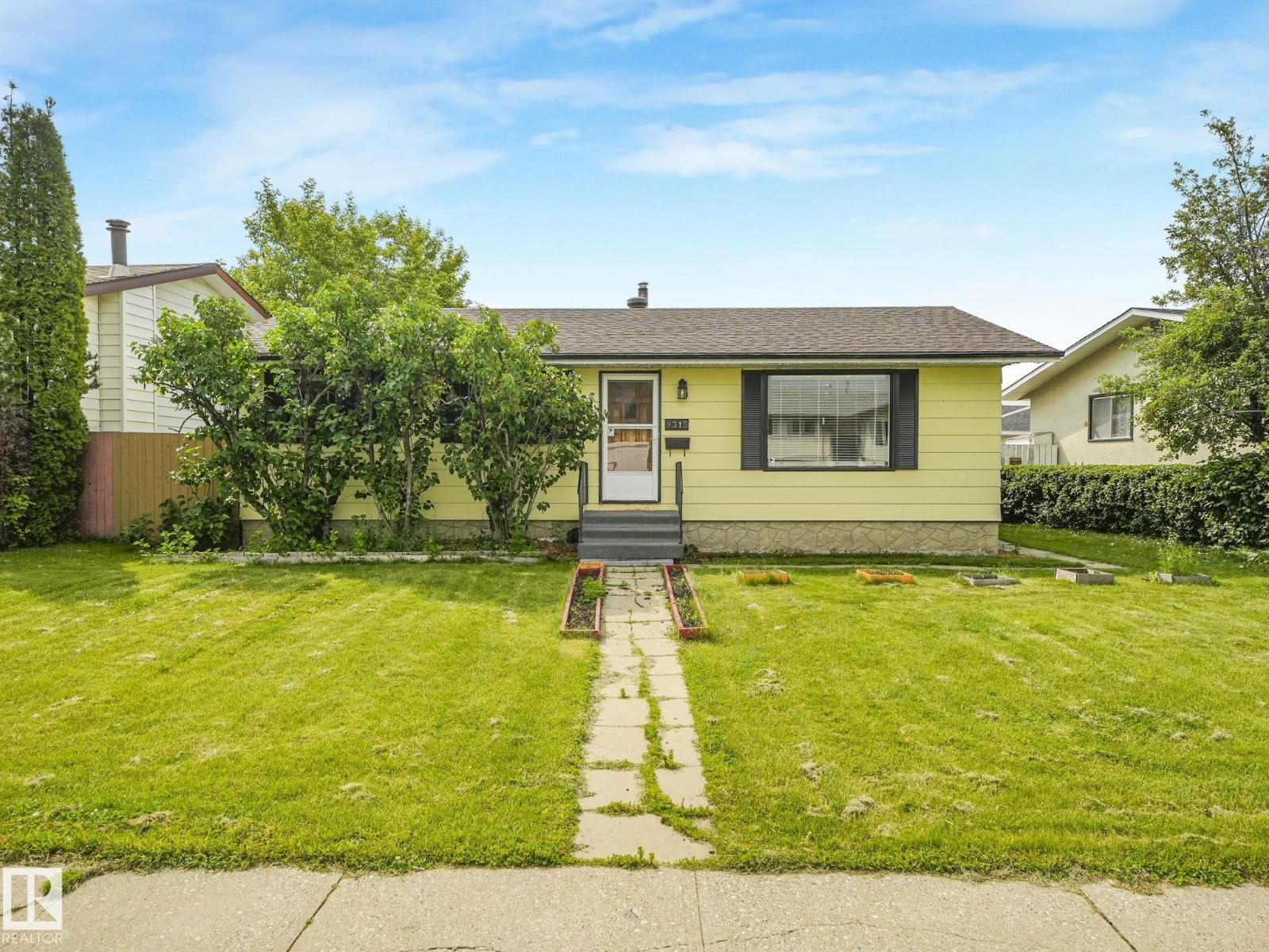 9315 151 AV NW - 3