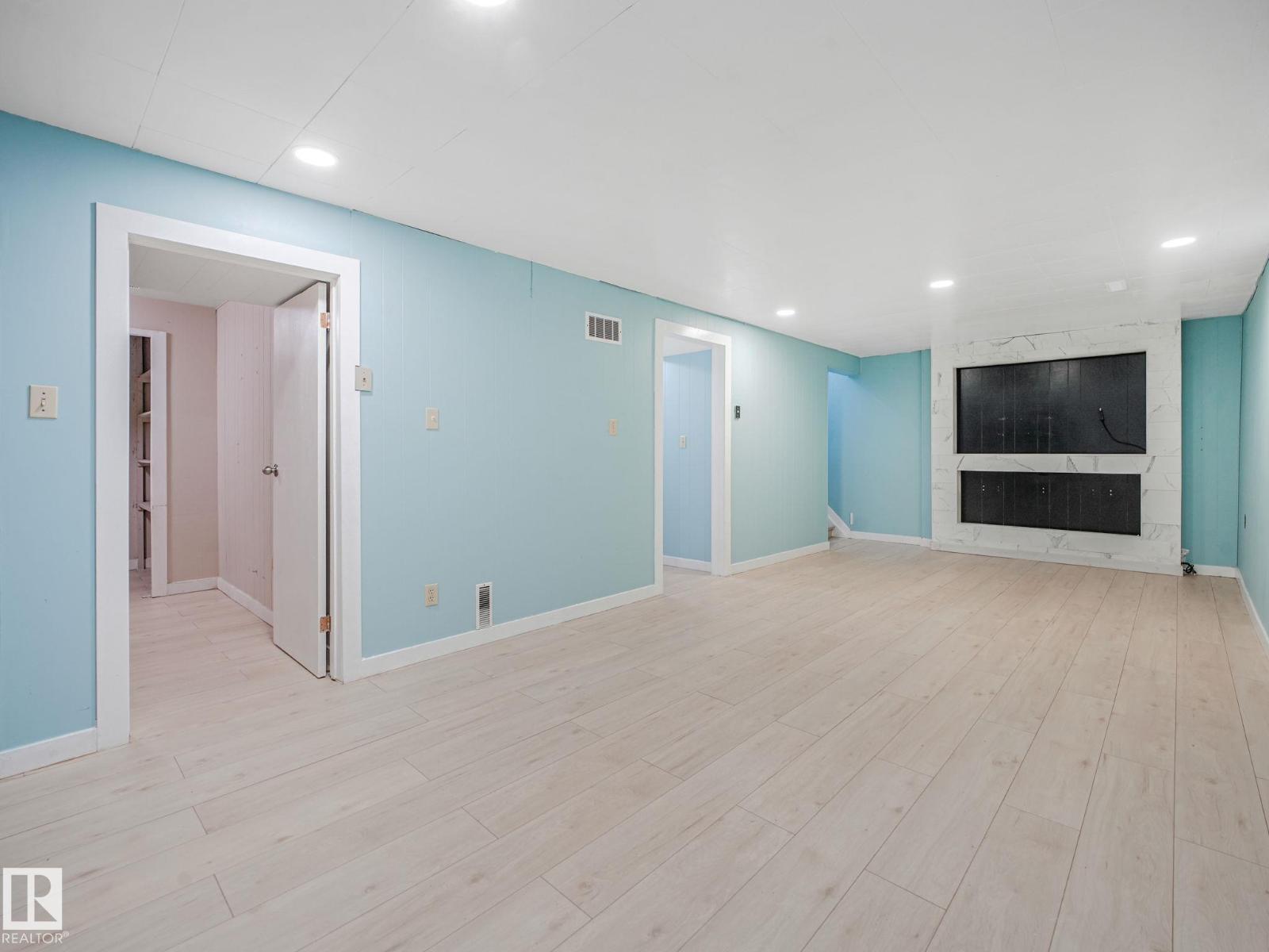 9315 151 AV NW - 49