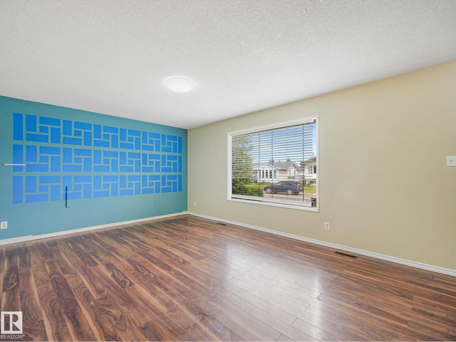 9315 151 AV NW - 28
