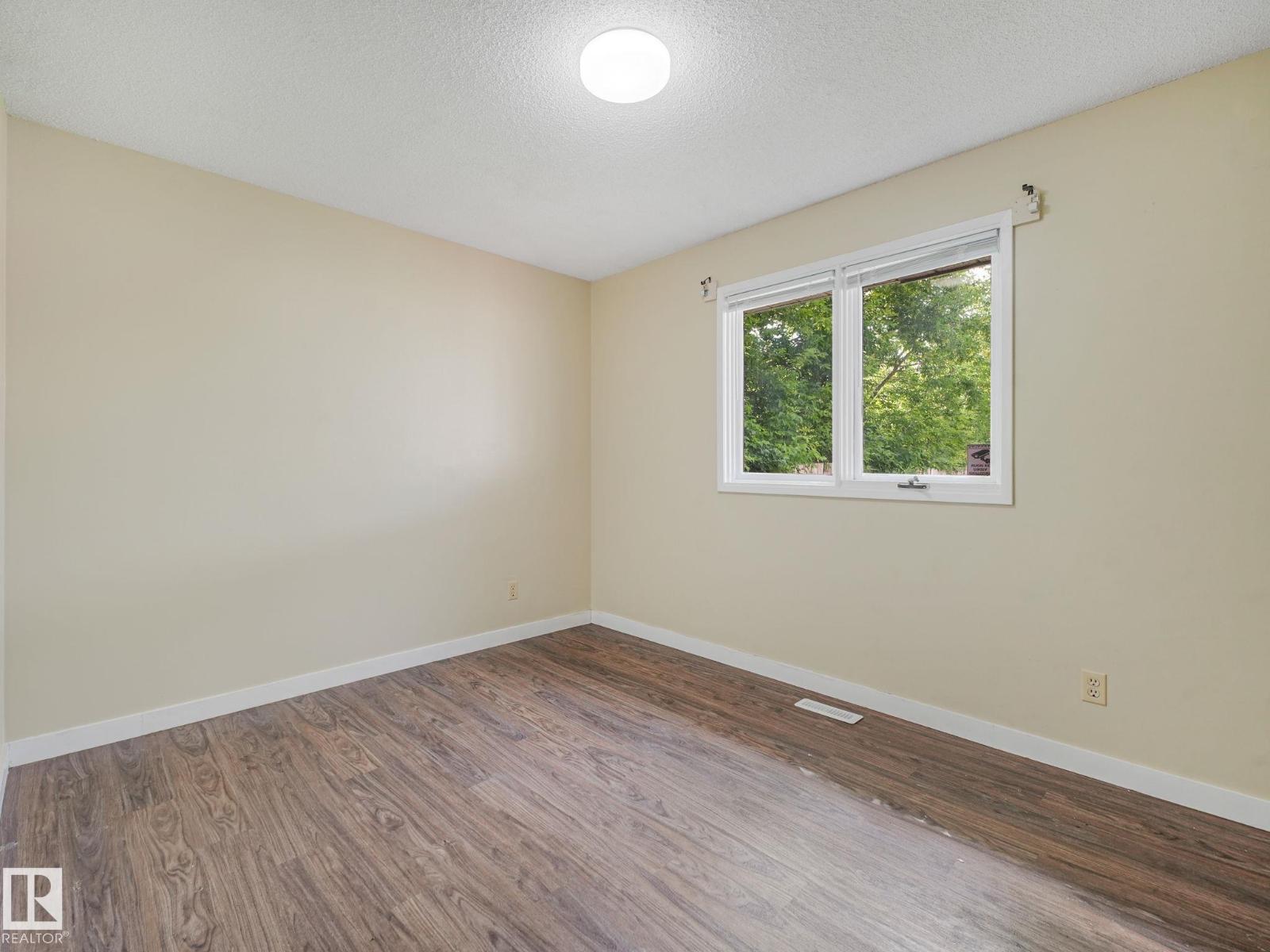 9315 151 AV NW - 43