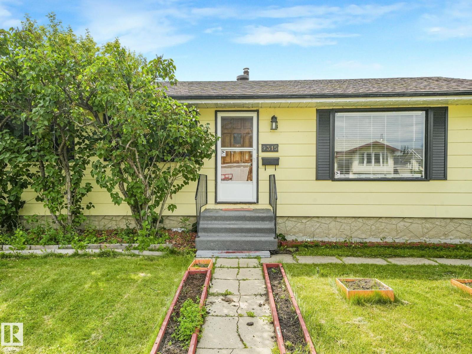 9315 151 AV NW - 4