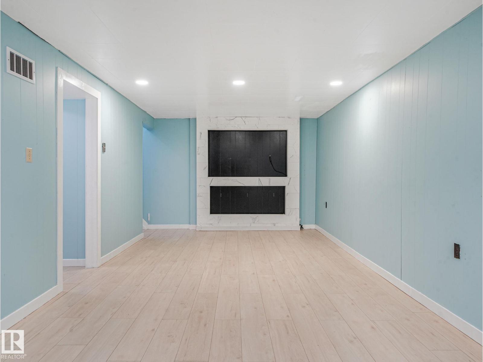 9315 151 AV NW - 51