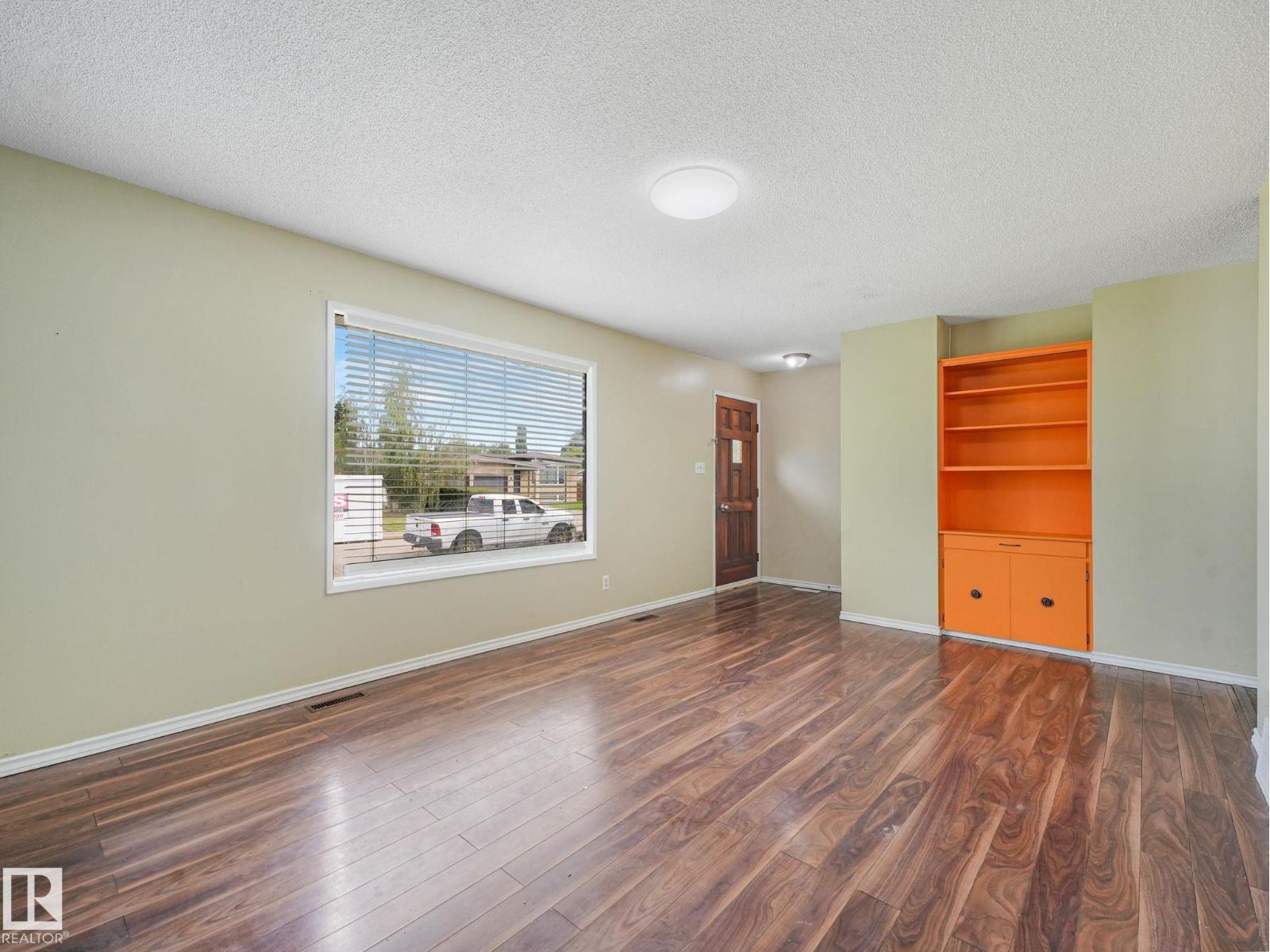 9315 151 AV NW - 27