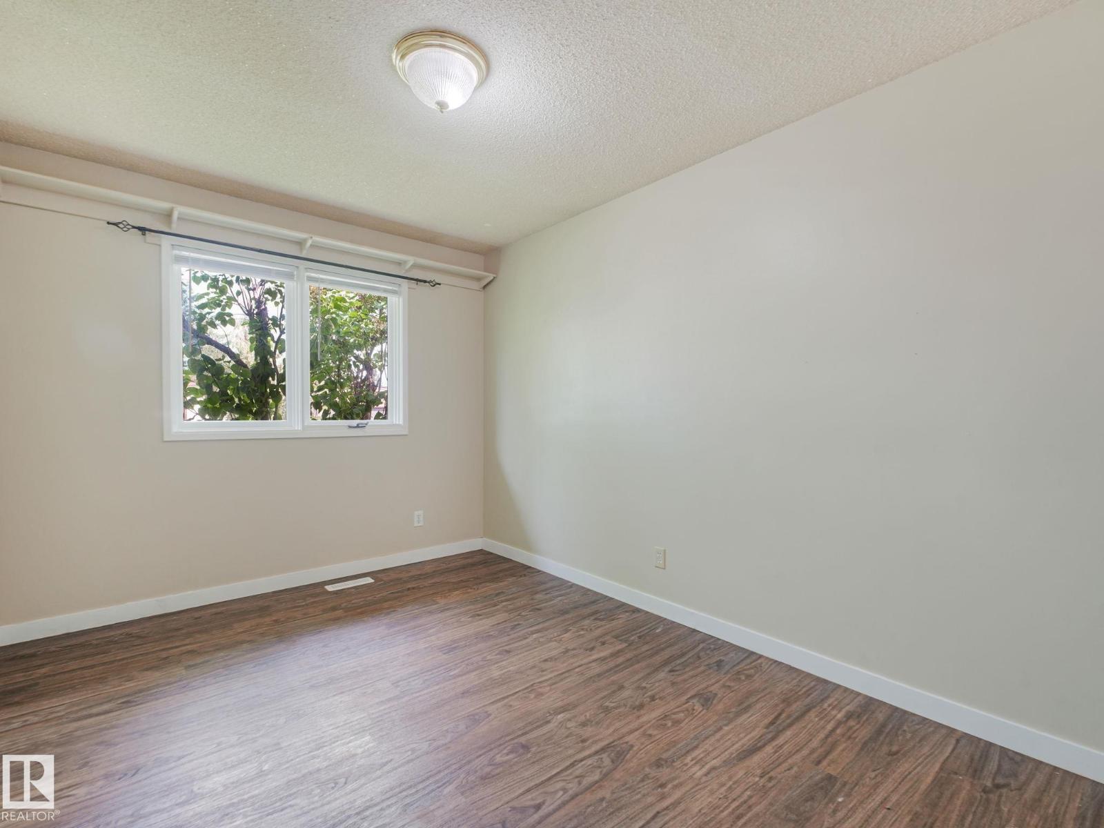 9315 151 AV NW - 41