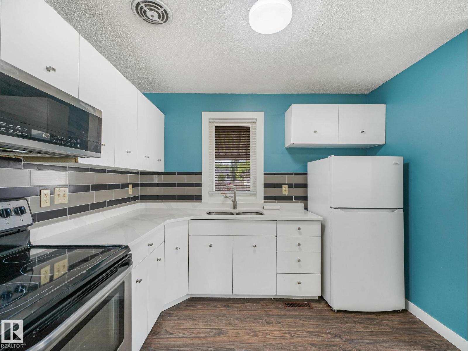 9315 151 AV NW - 34
