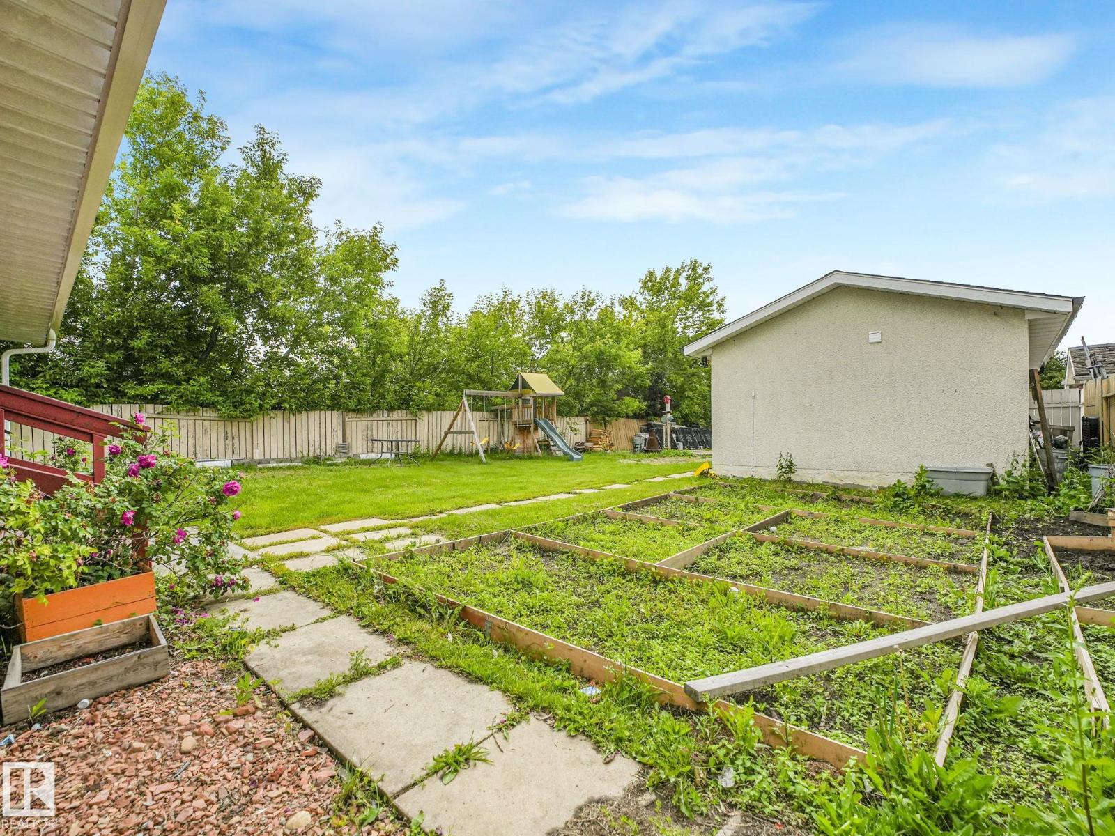 9315 151 AV NW - 6