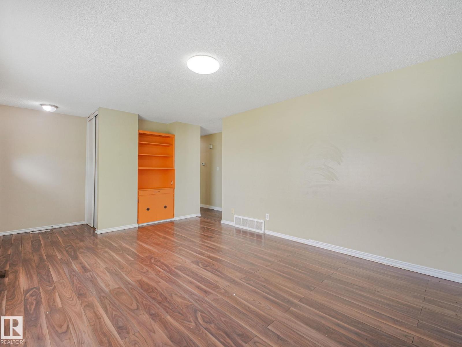 9315 151 AV NW - 26