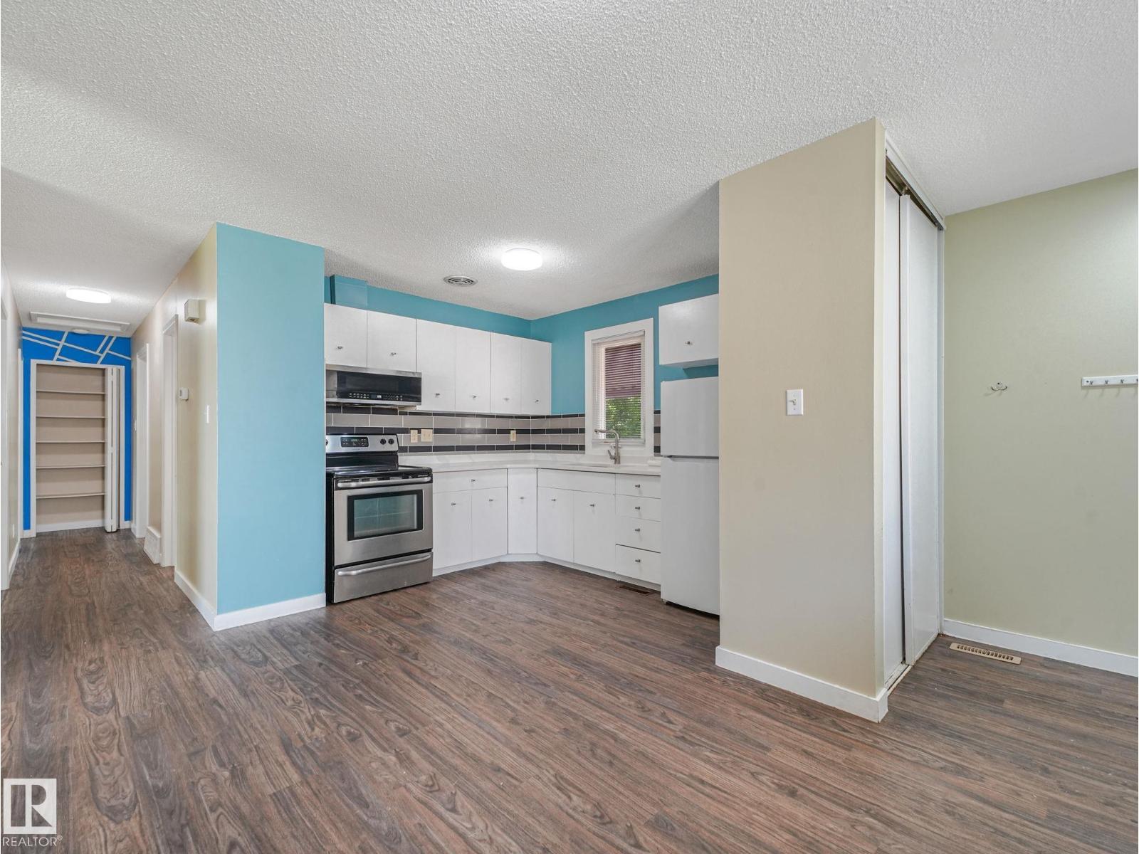 9315 151 AV NW - 30