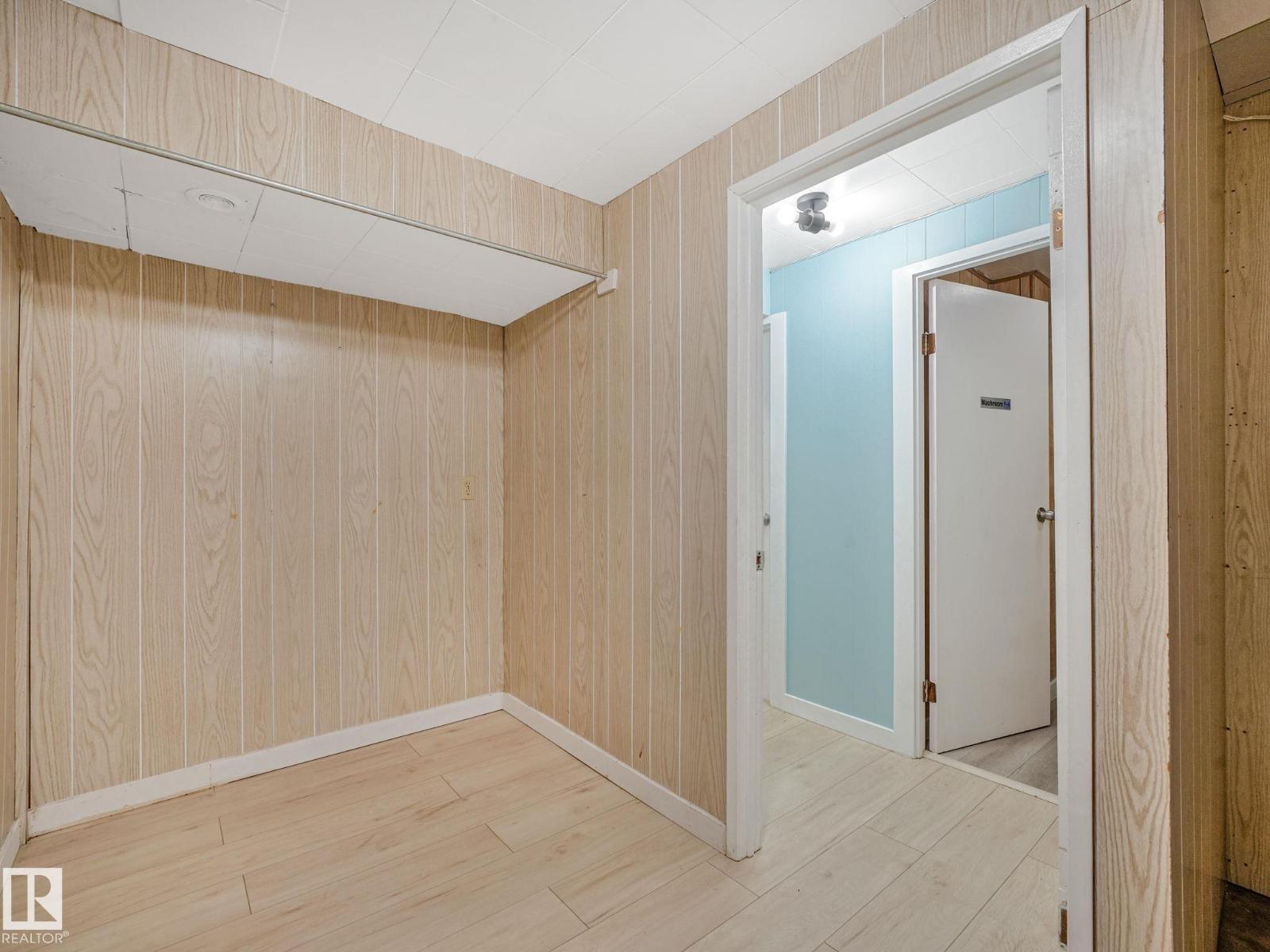 9315 151 AV NW - 53