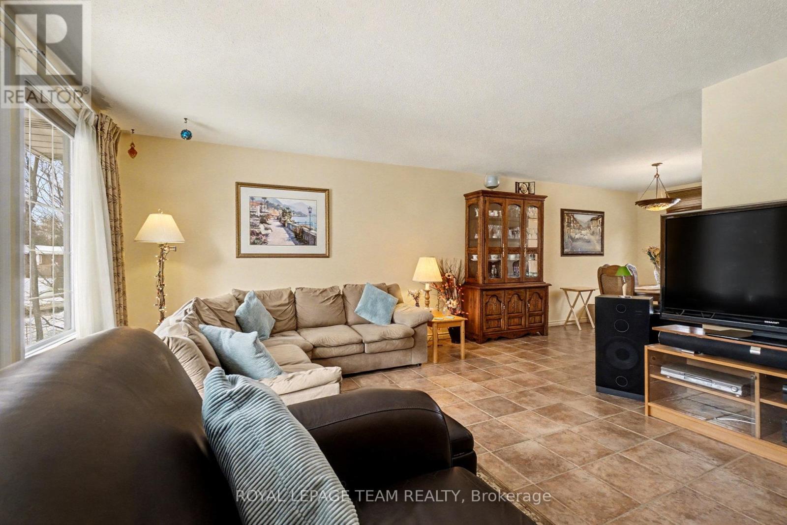 30 JUNIPER COURT - 4